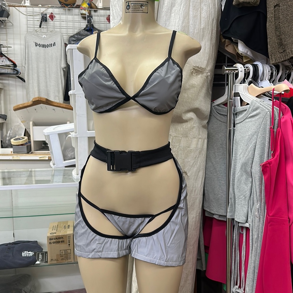 Reflective Set ; Perfect for Raves / Festivals !!